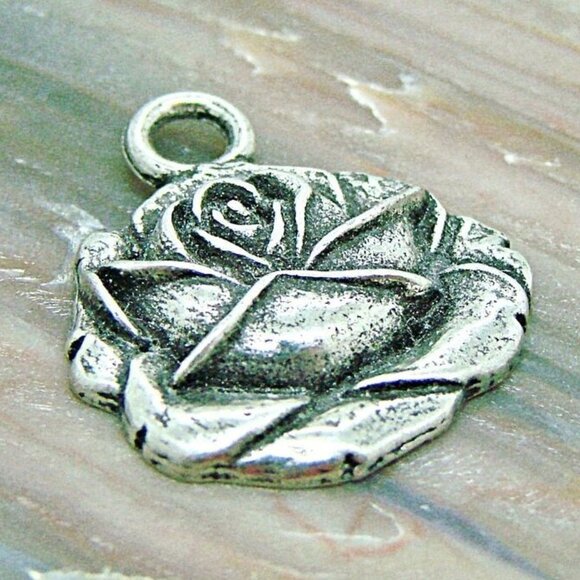 Silver Charm Britannia Metal Oberon Design 3D Wild Rose Fashion Necklace Pendant - Picture 1 of 8